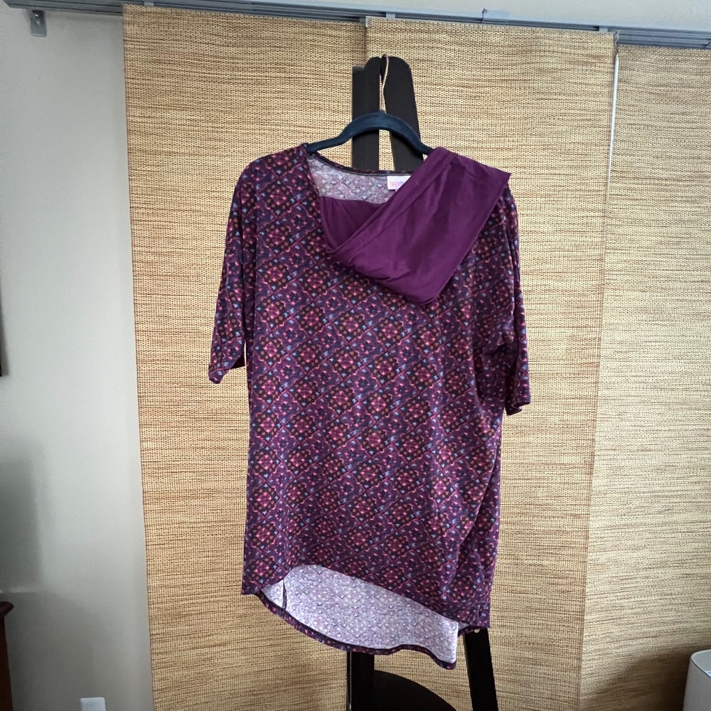 🖤 LuLaRoe Outfit –Coordinating Irma Top and OS Leggings 🖤